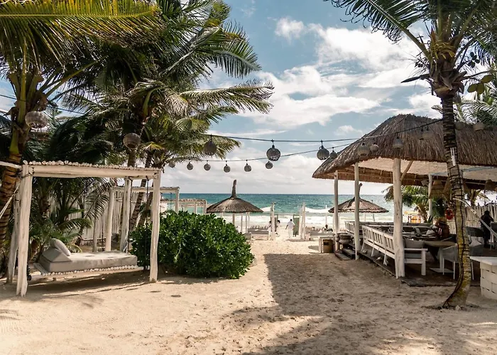 Hotel Playa Mambo Eco Cabanas 4*