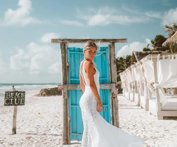 Hotel Playa Mambo Eco Cabanas 4*